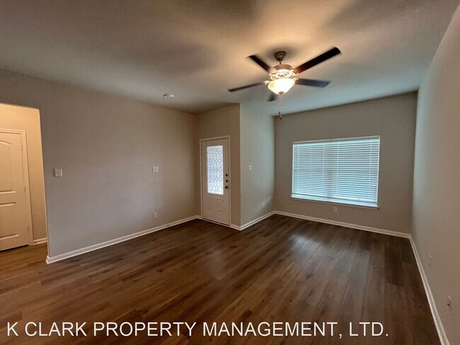 Building Photo - 5 br, 2.5 bath House - 9206 FOXING BLUFFS
