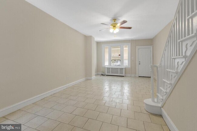 Foto del edificio - 2323 E Cambria St