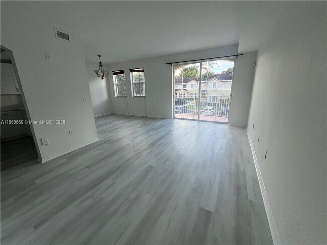 Foto del edificio - 8886 W Flagler St