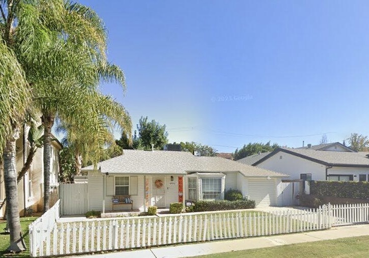 house front view - 4950 Chimineas Ave