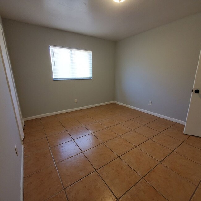 Building Photo - 419/421 Hancock Bridge Parkway