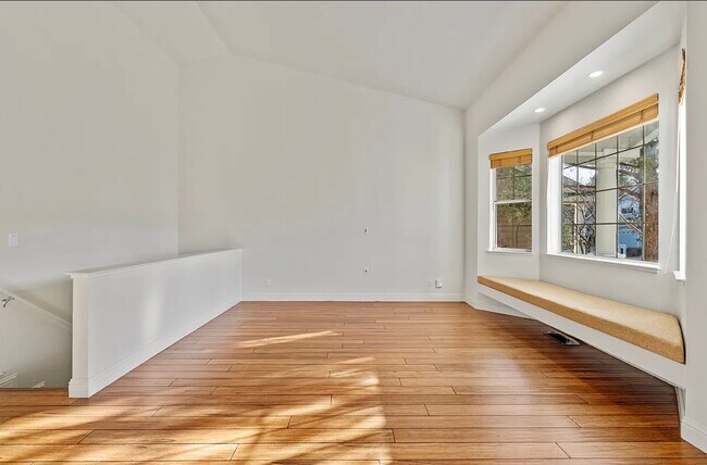 Foto del edificio - 4720 Ellicott Way