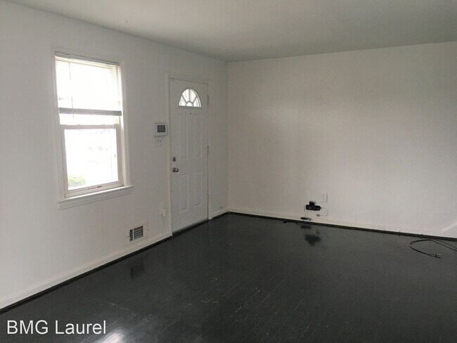Building Photo - 3 br, 1.5 bath House - 2311 Iverson St