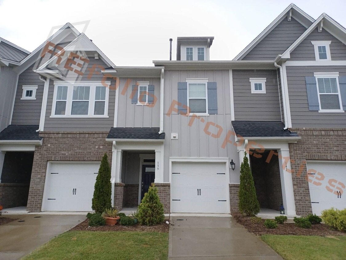 Primary Photo - Great Location! 3 Story Townhome with 2 Be...