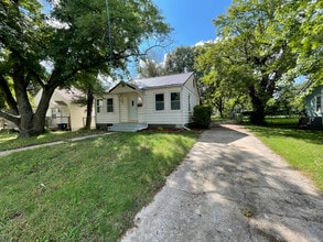 Building Photo - 517 S Atchison St