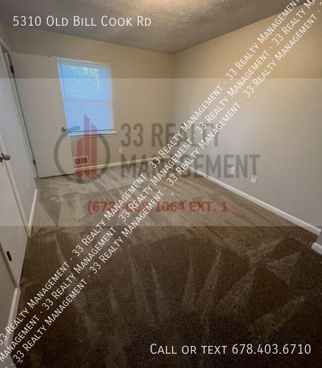 Foto del edificio - Spacious 4Bd/2Ba split level with bonus ro...