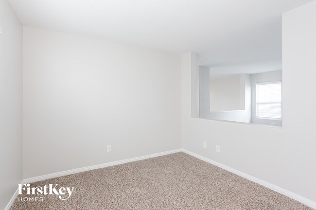 Building Photo - 5013 Whistling Acres Ave