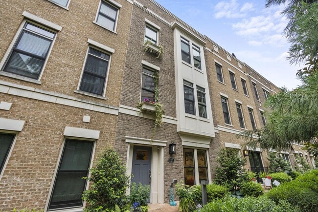 Building Photo - 1520 16th Ct N