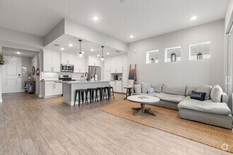Building Photo - 380 Aruba Cir
