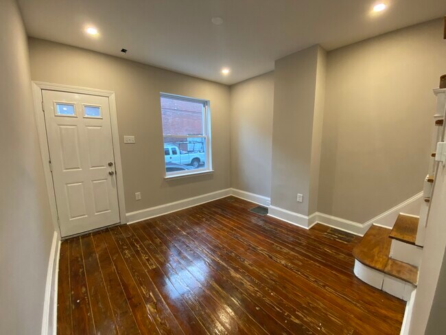 Living Room - 1815 E Harold St