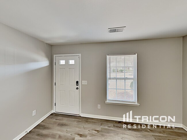 Foto del edificio - 725 Jack Russell Ct