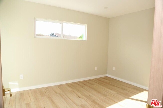Foto del edificio - 8235 Alcove Ave