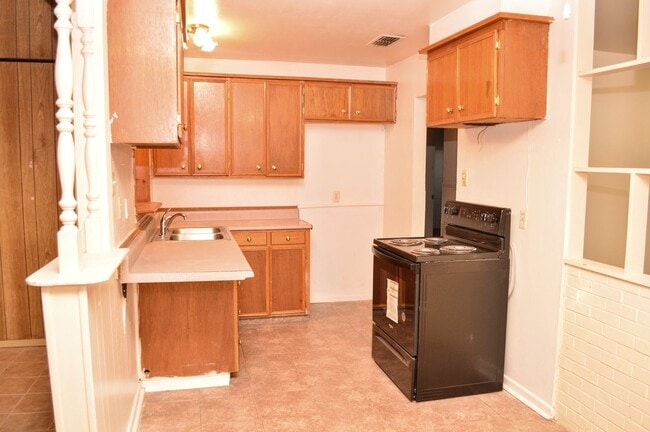 Building Photo - UPDATED HOUSE