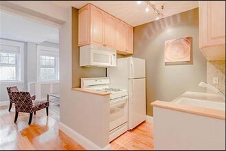 Building Photo - 62 Empire St