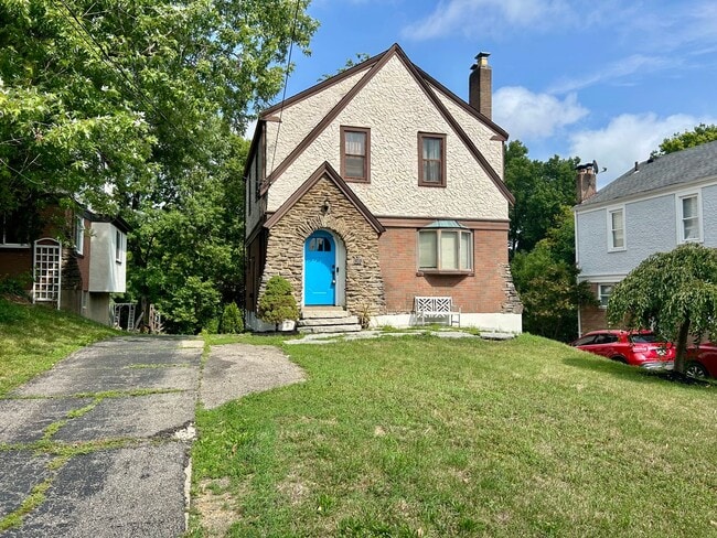 Photo - PRICE HILL- Charming 3 bedroom 1.5 bath House