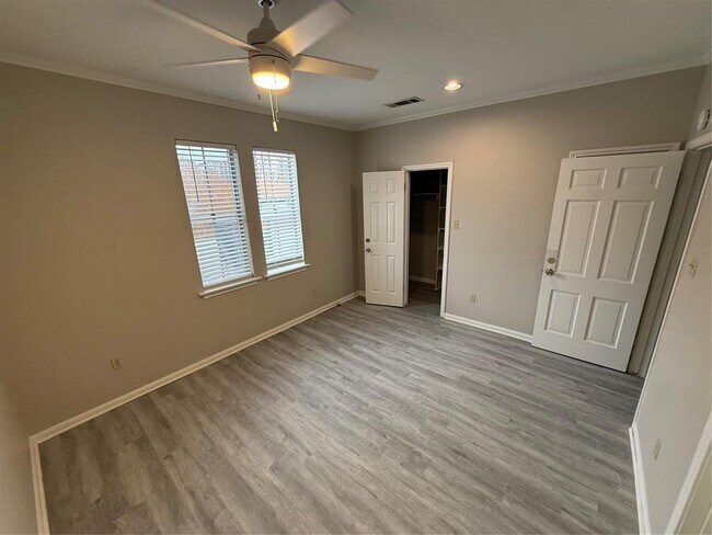 Building Photo - 2529 Rio Grande St