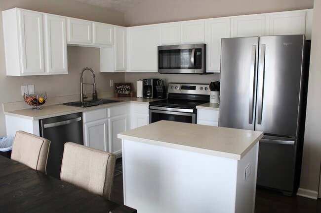 Building Photo - 13266 Komatite Way