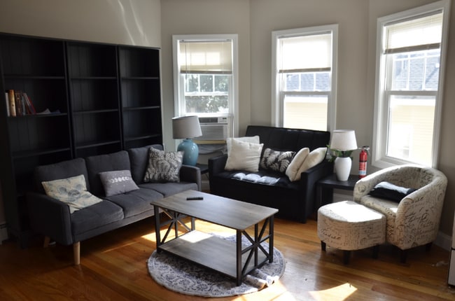 Building Photo - 51 Windsor St