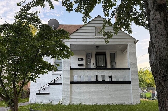 Building Photo - 515 Lebaum St SE