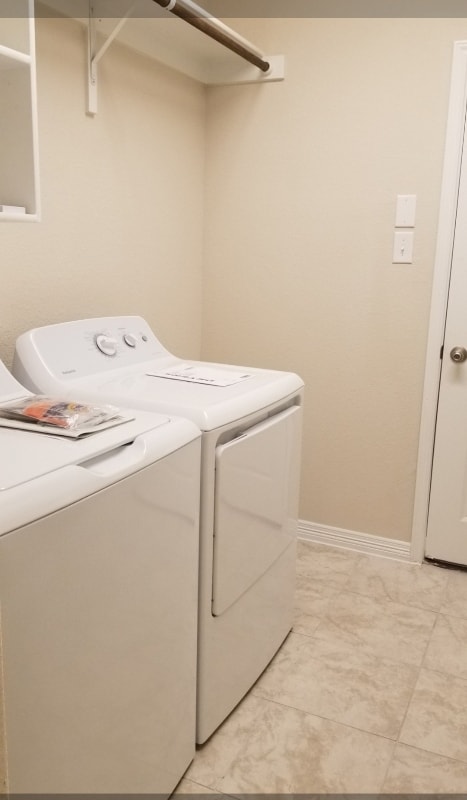 Building Photo - 4413 Shady Hl Ln