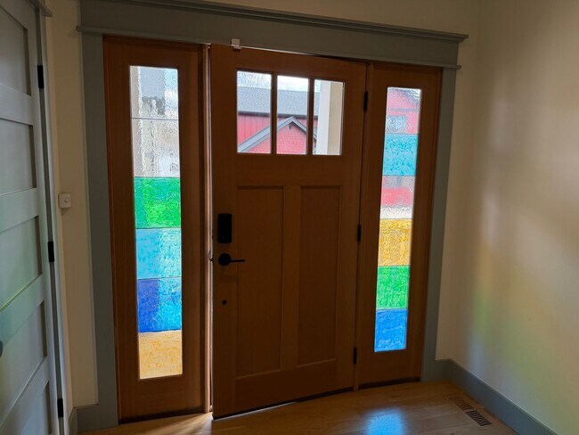 Foto del edificio - East AVL - Contemporary Arts & Crafts Home