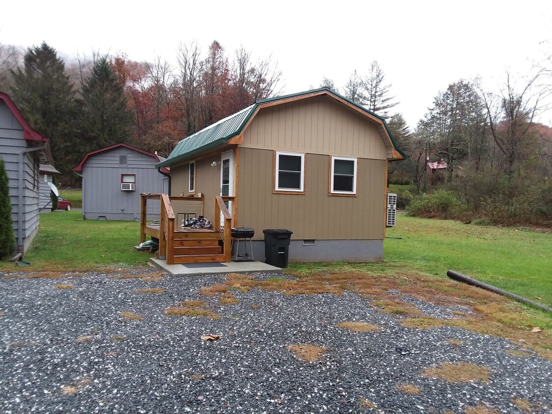 Primary Photo - Unit #6 - Cullowhee Cabins &amp; Cottages
