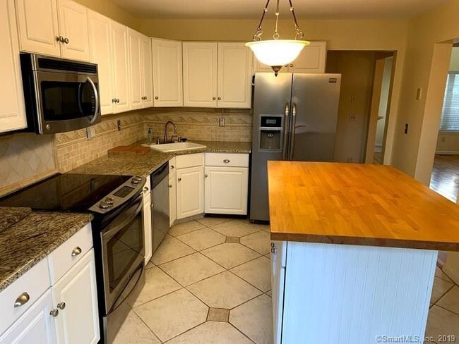 Kitchen 2 - 282 Castlewood Dr