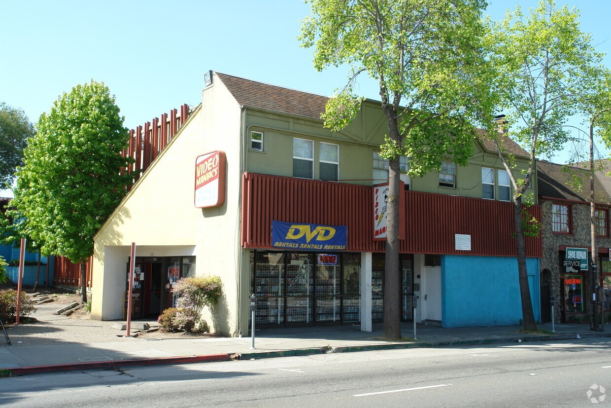 Primary Photo - 1482-1486 University Ave