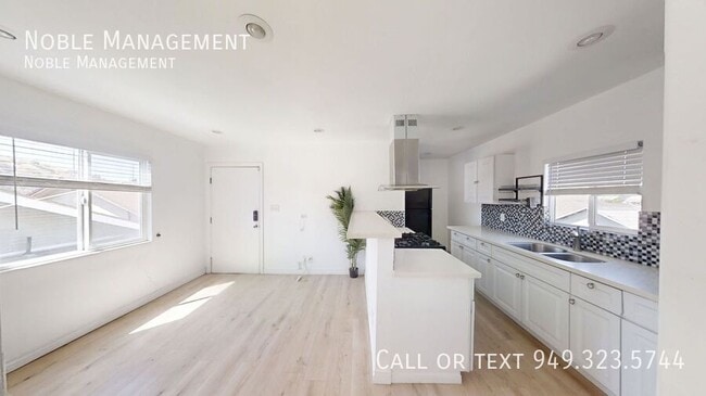 Building Photo - 3629 1/2 Marmion Way-