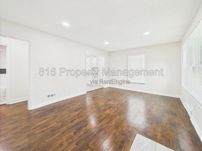 Foto del edificio - 8404 E 47th Terrace