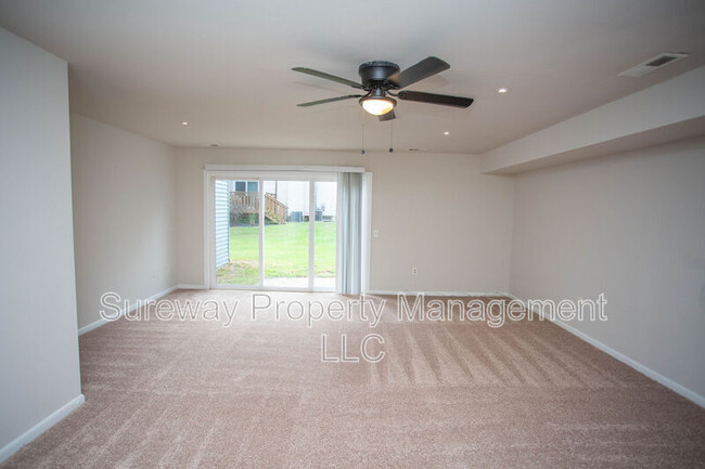 Foto del edificio - 137 Brent Ct
