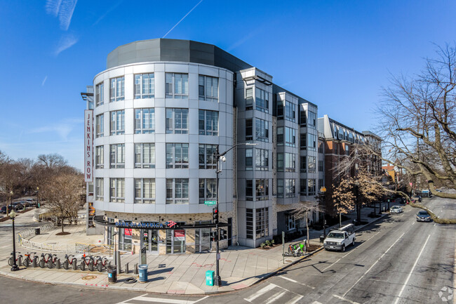Building Photo - 1391 Pennsylvania Ave SE