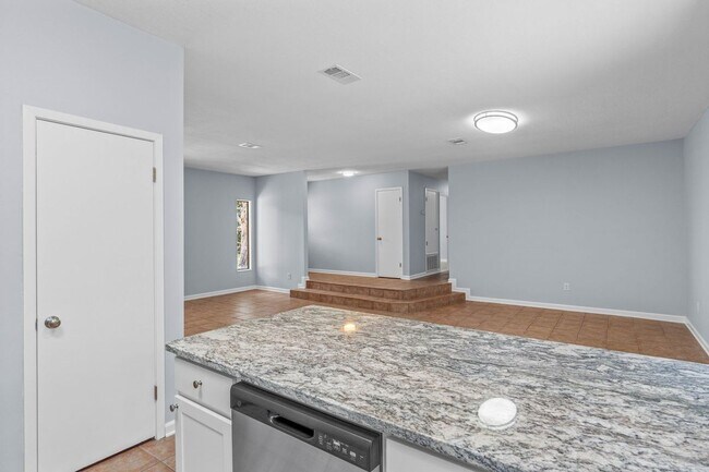 Foto del edificio - 7468 Brightwood St