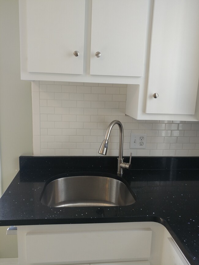 Building Photo - 3 Belknap St