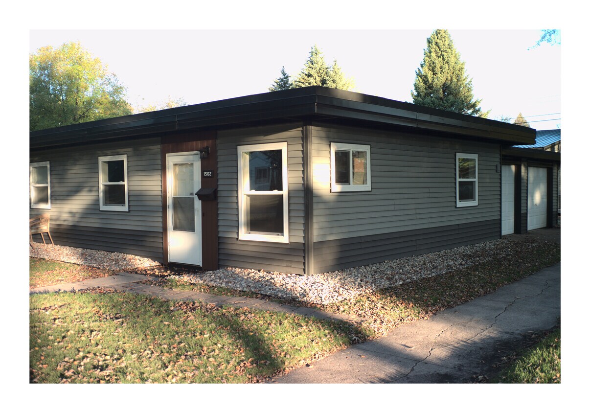 Duplex Unit - 1502 12th Ave S