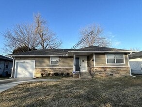Building Photo - 4141 E 36th Pl