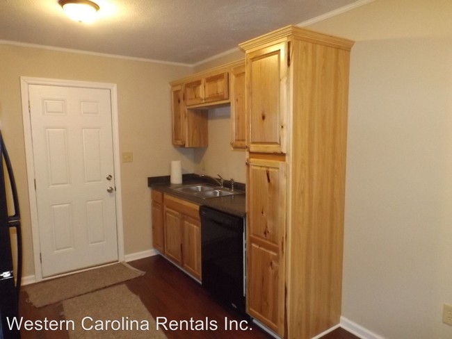 Building Photo - 73 Remington Dr