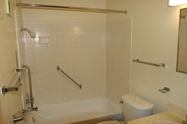 Bathroom - Bay Shore Apartments (Elderly)