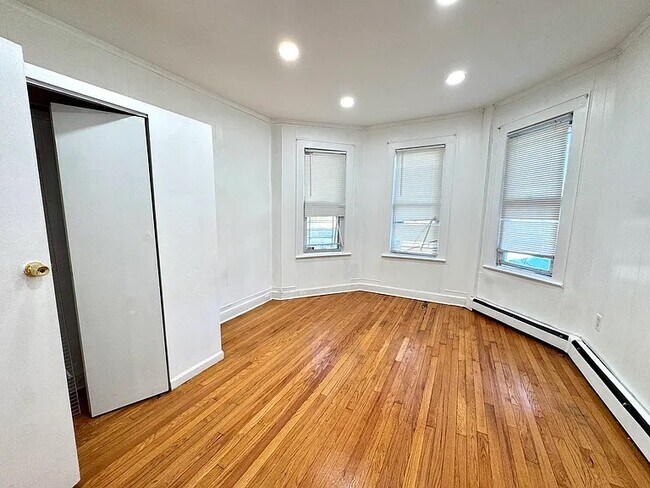 Foto del edificio - 130 Ridge St