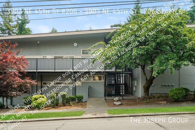 Photo - 3903 NE 45th St Apartment