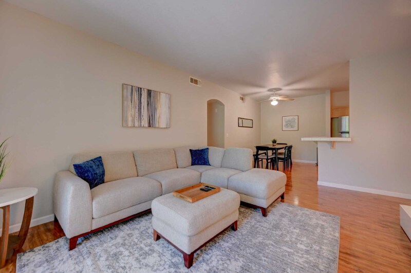 Foto principal - 1830 N Buffalo Dr