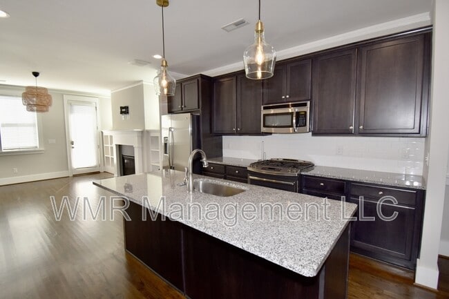 Building Photo - 724 Waterscape Ct