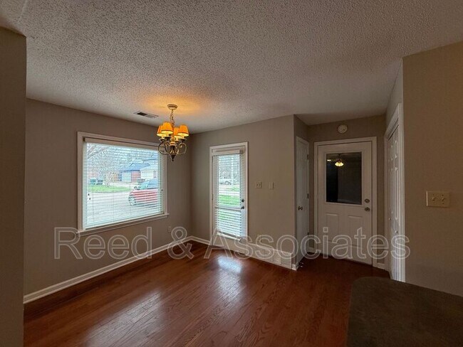 Foto del edificio - 1173 Clear Creek Rd