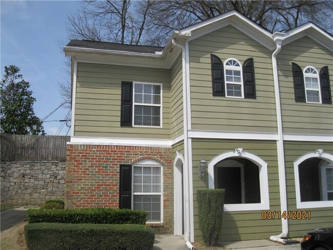 Foto del edificio - 800 Summer Pl NW