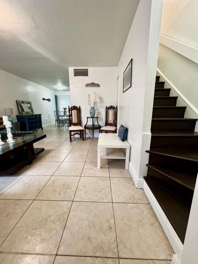Foto del edificio - 6023 SW 69th St