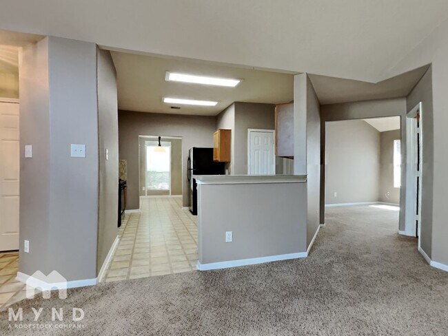 Building Photo - 2314 Village Leaf Dr