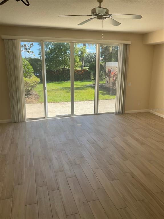 Foto del edificio - 7580 Andora Dr