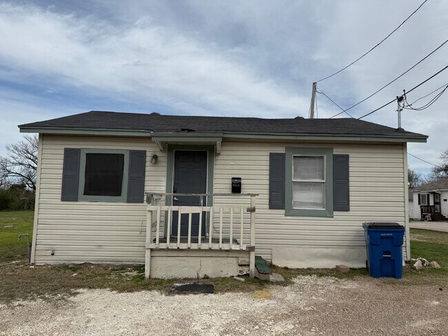 Building Photo - 1210 Dalview Ave