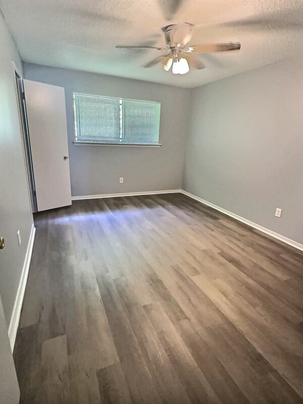 Foto del edificio - 5440 Flowering Peach Dr