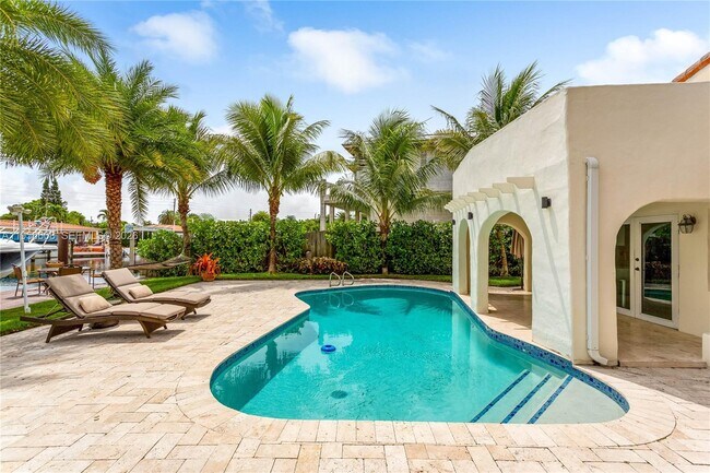 Building Photo - 12515 Palm Rd